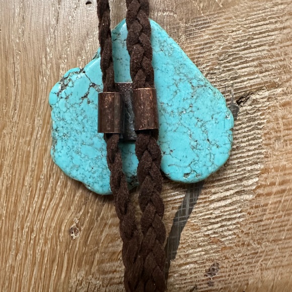 Turquoise stone bolo tie - Picture 5 of 6